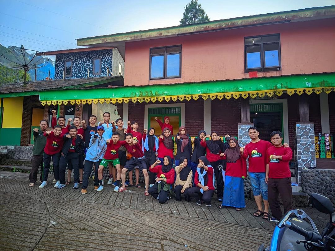 alamrizky's tweet photo. Nih kita kasih liat beberapa dokumentasi dari tamu g pernah singgah di Villa Betawi Puncak 😊 https://t.co/vLOZO9PsMd