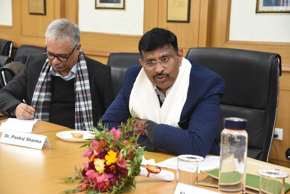 CSIR-IIP hosted the IPR Meeting of the Petroleum Planning & Analysis Cell (PPAC), MoPNG. DG-PPAC, Sh. P. Manoj Kumar looks forward to the MoU between CSIR-IIP & PPAC on the Fuel Testing Laboratory and invites CSIR-IIP to utilise their data for research activities & policy making.