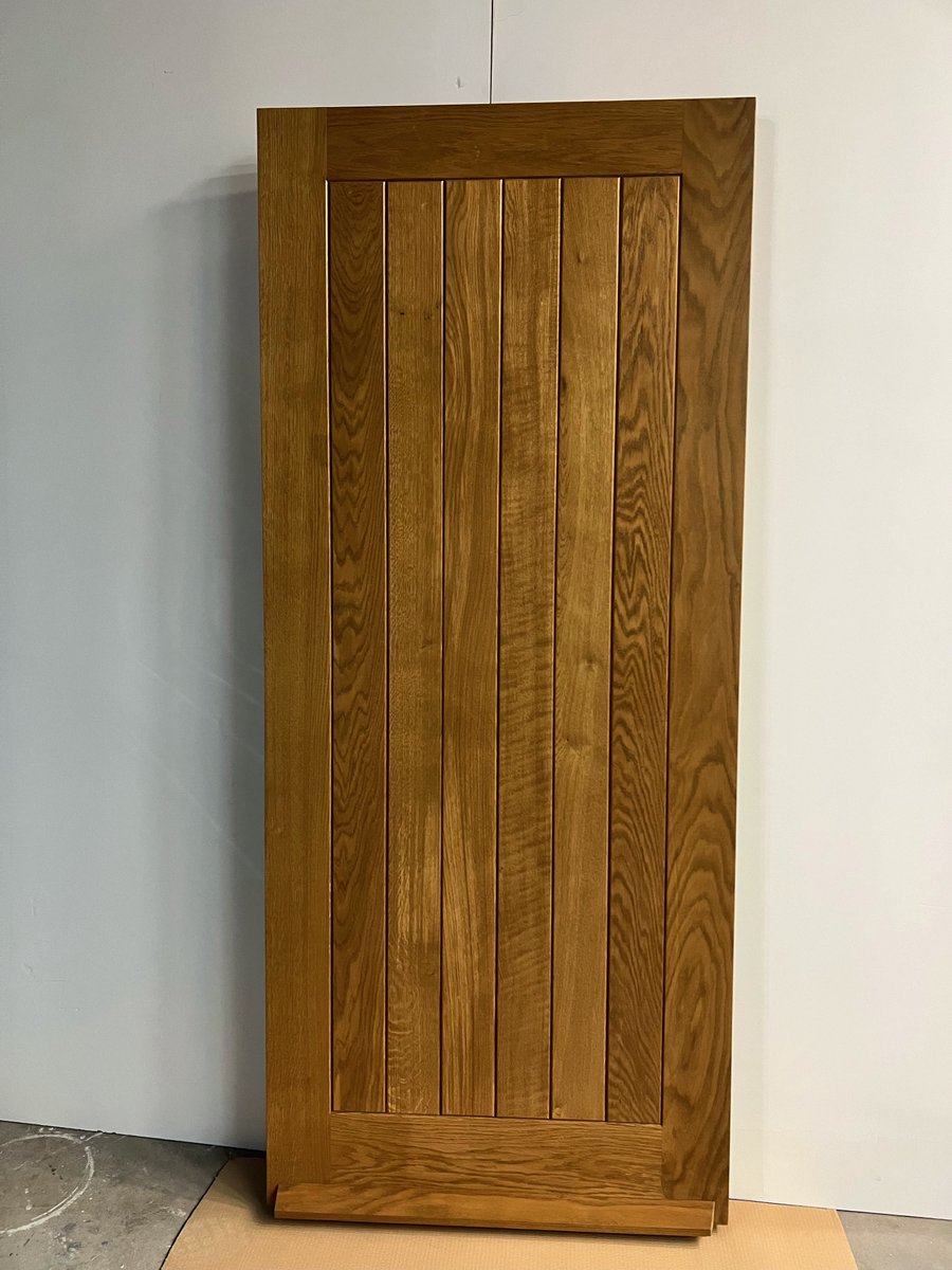 Recent private housing development –

External Solid Oak Joinery Door Stiles &amp; Rails (Supplied with frame and sidescreen not shown)

Finished in Teknos Cypress External Lacquer 😍
