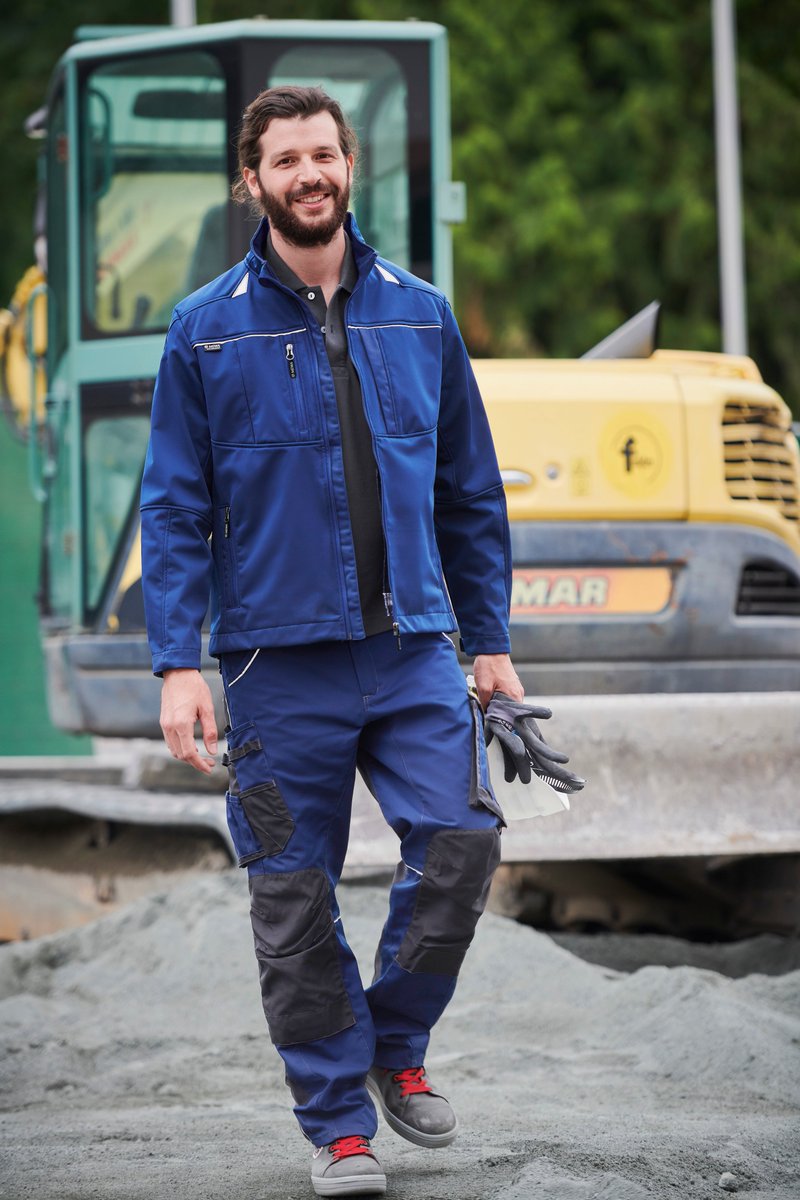 Blue Monday blues ? Pas chez #Mewa, car dans nos #vêtementsdetravail, vous brillez toujours ! Du bleu au noir en passant par le rouge, le marron et le vert, nous avons tout ce qu'il faut. Bye bye Blue Monday ! #mewatm #workwear