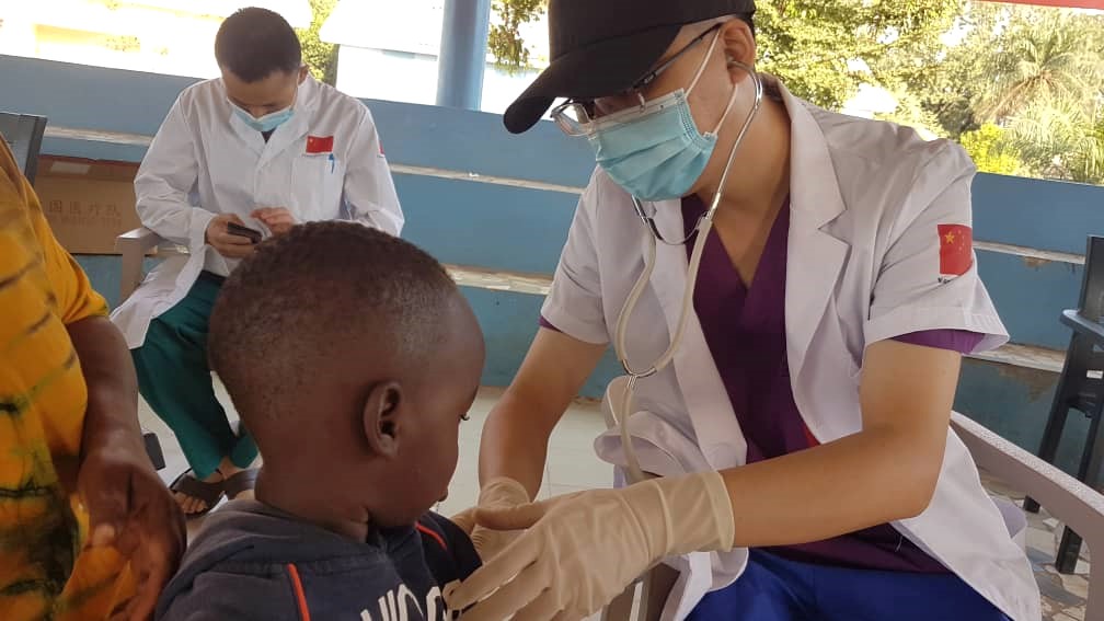 SOS_GUINEBISSAU's tweet photo. SOS Children's Villages would like to thank the Chinese Medical Brigade in Guinea-Bissau for the medical consultations and the generous donation of school supplies for the children of the SOS Village in Canchungo. #healthcare  @soscvWCNA https://t.co/guPkQvlZsk