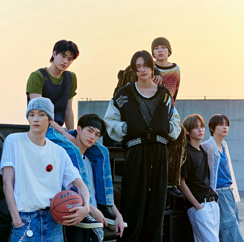 AboutMusicYT's tweet photo. Highest charting kpop boy group songs Melon Daily Chart today:

1. EXO - The First Snow
2. RIIZE - Love 119
3. RIIZE - Get a Guitar
4. SEVENTEEN - God of Music
5. DAY6 - You Were Beautiful https://t.co/UGMpBwYLA8