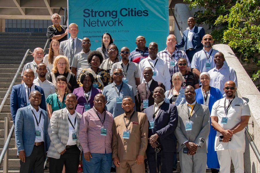 Strong_Cities's tweet photo. #1: Strong Cities #ESARegionalHub + @CityofCT led a roundtable with #BorderMunicipalities in #Kenya, #South Africa, #Tanzania + #Uganda on how to Strengthen Capacity to Prevent Hate, Extremism + Polarisation
https://t.co/3c80MS4hQd
With support from @EU_FPI #STRIVECities
2/3 https://t.co/pZ5xyR78DV