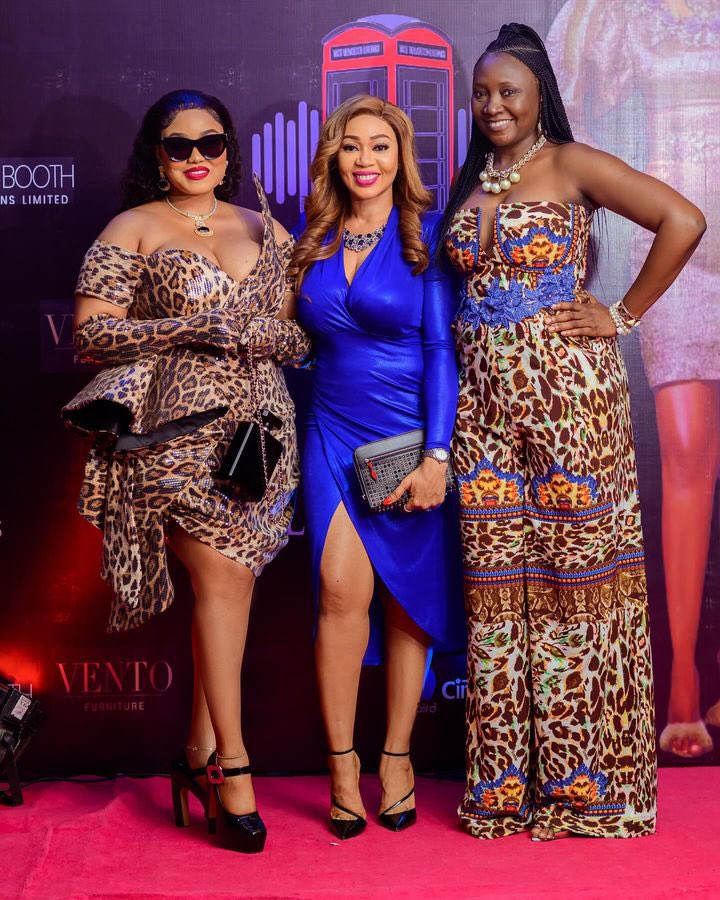talkingboothng's tweet photo. TTB Fam grateful doesn’t even begin to cut it.Seeing you all gather to laugh connect and celebrate TTB on Thursday at the exclusive screening was a reminder of the power of community❤️ @ventofurniture_ @SILVERBIRDCINEM @spiceplatter Thank You.

Mohbad Cult NIN-SIM Odumodublvck https://t.co/yB8cQ97h3o