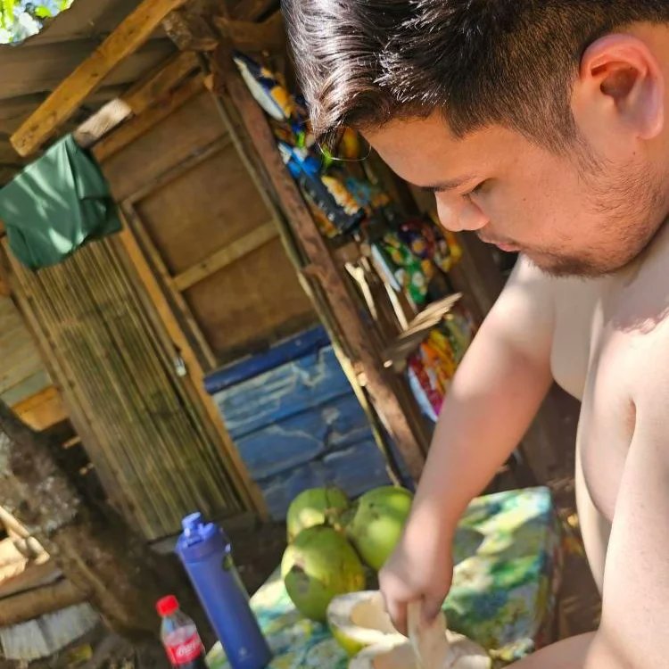 MoradWarren's tweet photo. BJ kayo jan! Buko juice 🏝️ https://t.co/BoeaYnyOa7