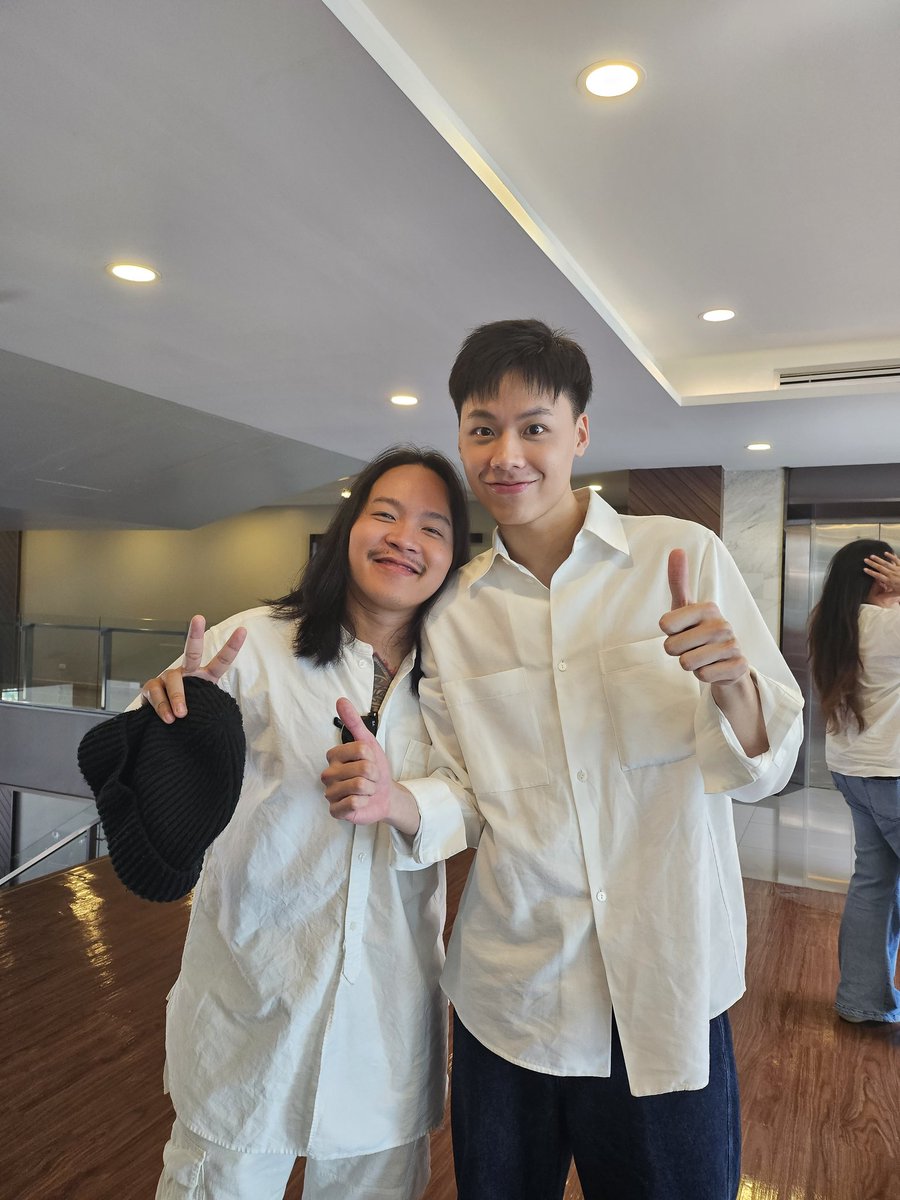 pisitpol_j's tweet photo. สัปเหร่อ x เพื่อน(ไม่)สนิท 🤣 https://t.co/yWIvAVX6aN