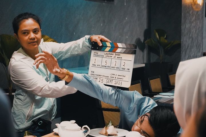 FilemKita's tweet photo. #Filem2024:

Lantara Dosa, arahan pertama M. Razlan Ismail, terbitan kedua Dream At Work selepas Tan-ti-ana (akan tayang Feb 2024)

Lakonan Hazeeq Dean, Lucidrari, Darien Aeldra, Atiq Azman, Jay Iswazir, Puteri Balqis &amp; lain2.

Penggambaran Sep-Okt 2023.
https://t.co/3qPocqW1V6 https://t.co/vSRboCotpT