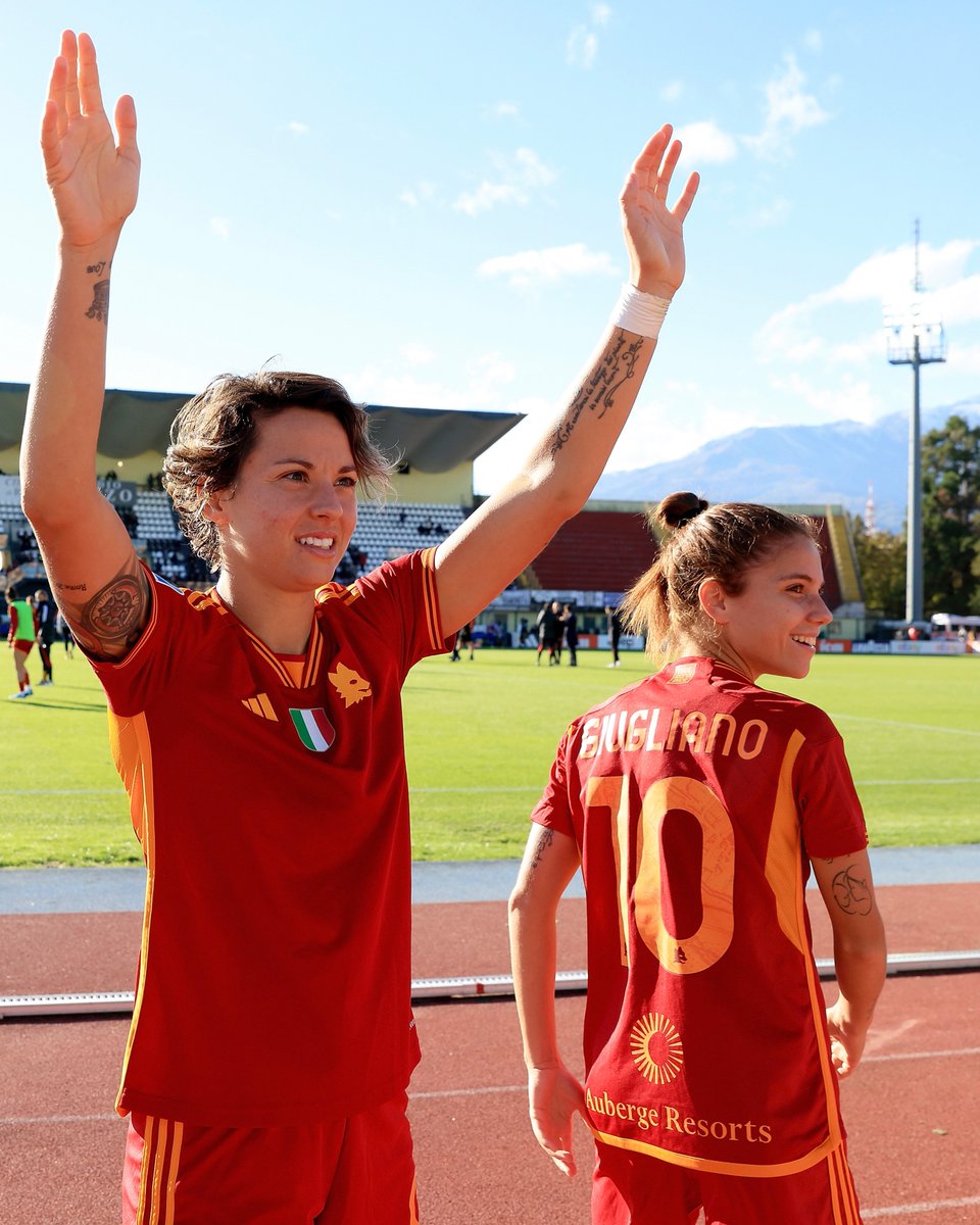 🐺 This Roma duo 🥰 #UWCL