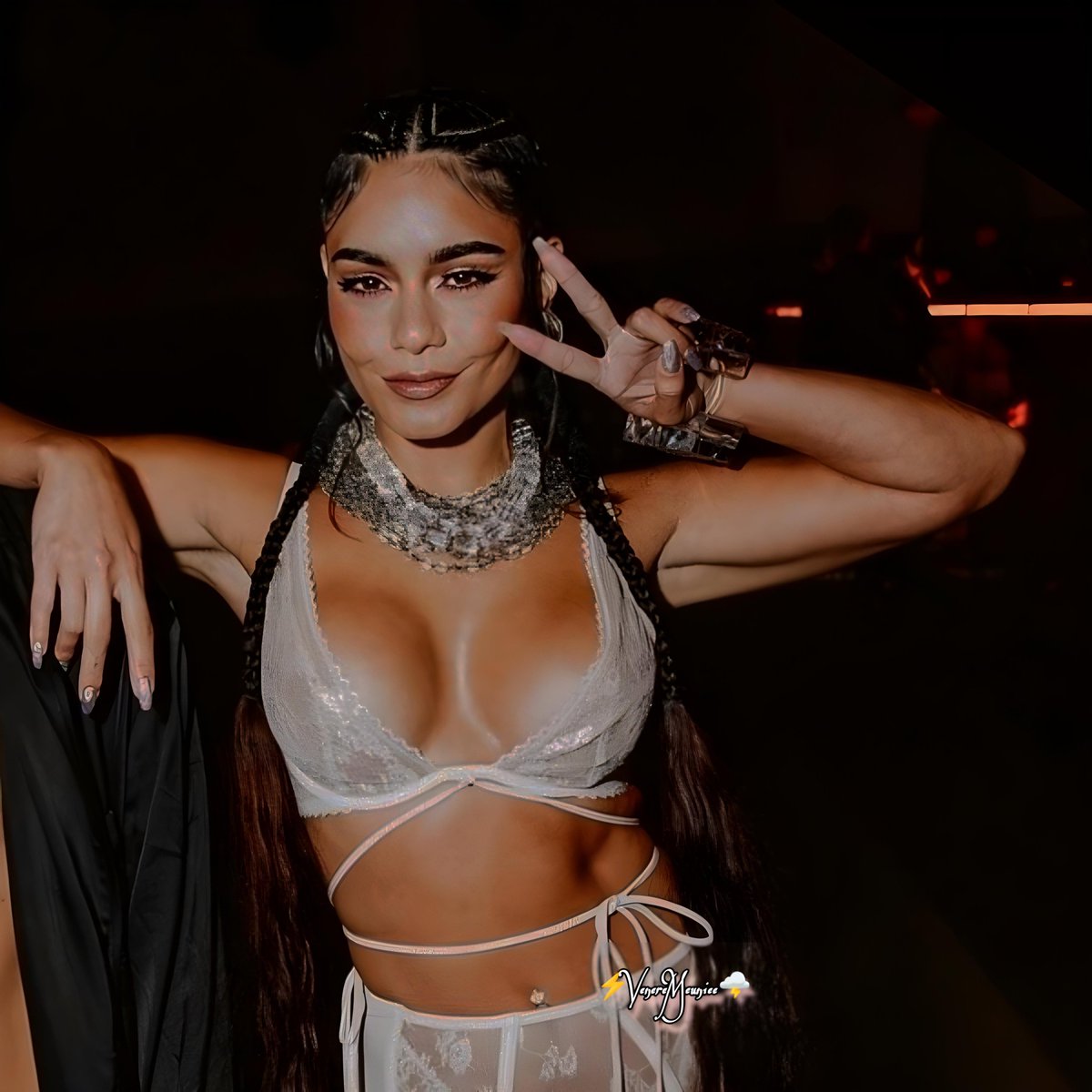 VenereMeunier's tweet photo. ~ Tell me, is that déjà vu? 'Cause baby it ain't nothing new, no, tell me, is that déjà vu? 'Cause you want me and I want you.
⚡🌩️
#NewProfilePic https://t.co/eRS1anbNxY