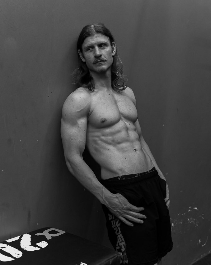 AudacitymediaZa's tweet photo. A portrait of power... in monochrome - Muscles shining in shades of grey. 📸 x @jpalvie 

LIKE. FOLLOW. SHARE. COMMENT

#fitness #fitnessmotivation #fitmale #male #model #shadesofgrey https://t.co/Cscj9hmYla