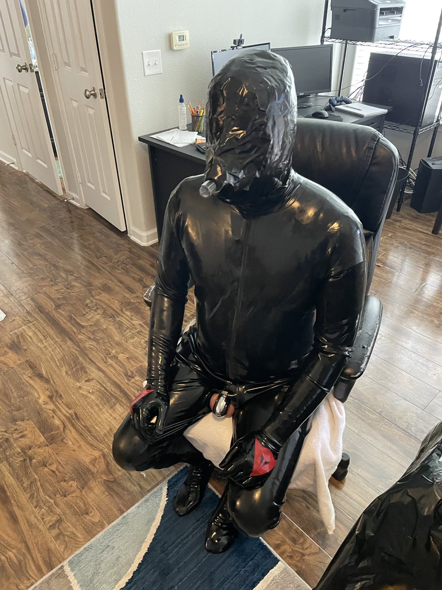 gluvlover's tweet photo. After an incredible 6 hours mummified in duct tape, it was my turn to put @justdifferenttx in bondage. After putting him in two layers of rubber, I duct taped an anesthesia mask to his head and put him in a sleepsack. He was in there for 24 hours! https://t.co/va6MJkBcnz