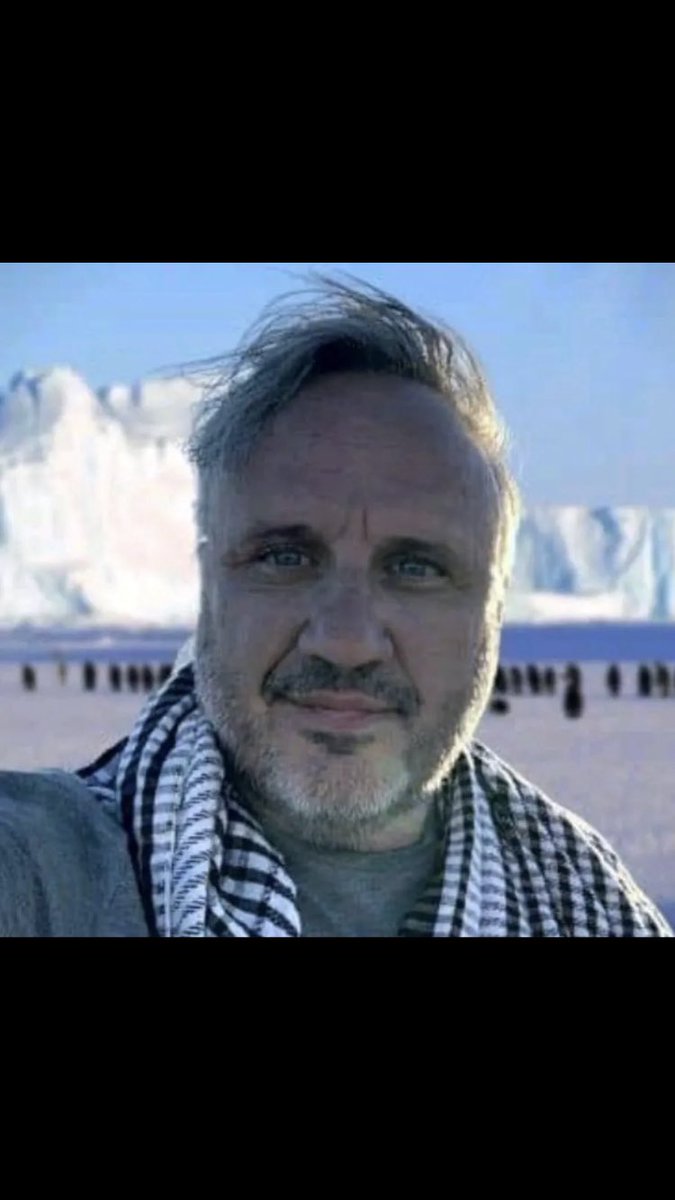 elxokas_magan's tweet photo. Desde las teorias del Cubo hasta los linajes de los reptilianos de la tercera dimensión.  Este hombre ha jugado con nuestros sentimientos considerandolo como mi mentor tanto el profesional como espiritual, vamos a por ti.   #vamosaporti #Karlestorah #pamelapalenciano https://t.co/EagT3DqsZf