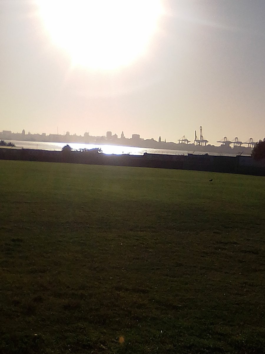 El día se hace eterno , vas imaginando jugadas de gol , hasta el sub coonciente te hace cabecear , NO HAY NADIE , SOMOS NOSOTROS , RAMPLA Y POCA COSA MAS