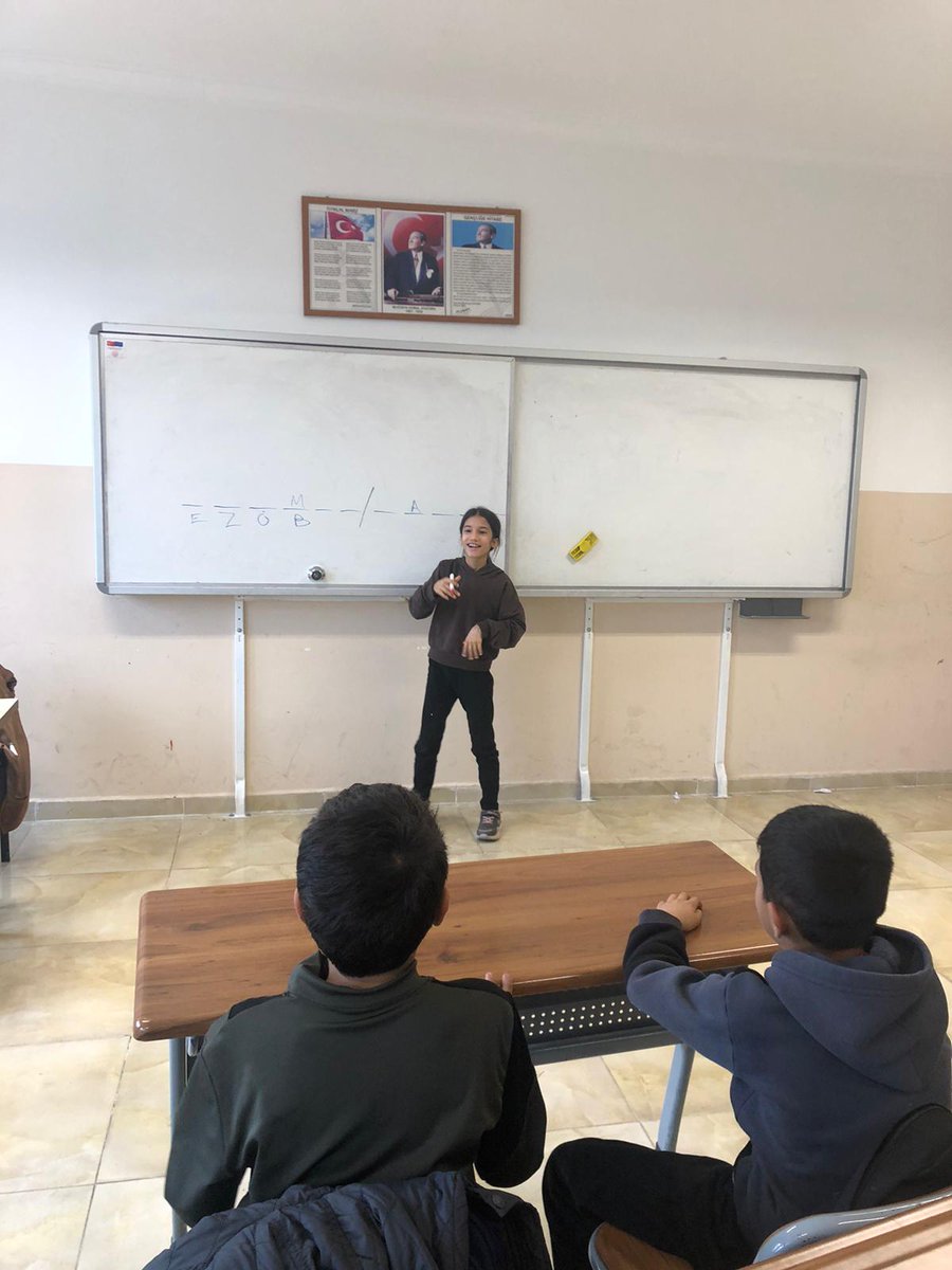 Enver Mebrure Okan Ortaokulu (@envermebrure) on Twitter photo #Etkinlikhaftası Okullarda Karne Öncesi “Etkinlik Haftası” programı kapsamında okulumuzda yeteneğini göster yarışması düzenlendi emeği geçen öğretmenlerimize teşekkür ederiz👏👏 @Cgnde <a href="/Gaziantep_MEM/">Gaziantep İl Millî Eğitim Müdürlüğü</a> <a href="/kemalcebervali/">Kemal Çeber</a> <a href="/NizipilceMEM/">Nizip İlçe Milli Eğitim Müdürlüğü</a> <a href="/tcmeb/">Millî Eğitim Bakanlığı</a> <a href="/M_A_Tiryakioglu/">Mehmet Ali TİRYAKİOĞLU🇹🇷</a> <a href="/yasintepe/">Yasin TEPE</a> #Etkinlikhaftası Okullarda Karne Öncesi “Etkinlik Haftası” programı kapsamında okulumuzda yeteneğini göster yarışması düzenlendi emeği geçen öğretmenlerimize teşekkür ederiz👏👏 @Cgnde <a href="/Gaziantep_MEM/">Gaziantep İl Millî Eğitim Müdürlüğü</a> <a href="/kemalcebervali/">Kemal Çeber</a> <a href="/NizipilceMEM/">Nizip İlçe Milli Eğitim Müdürlüğü</a> <a href="/tcmeb/">Millî Eğitim Bakanlığı</a> <a href="/M_A_Tiryakioglu/">Mehmet Ali TİRYAKİOĞLU🇹🇷</a> <a href="/yasintepe/">Yasin TEPE</a>
