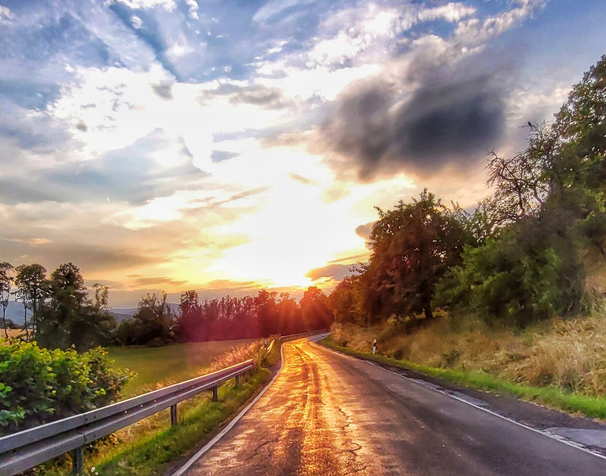 guard220482's tweet photo. @guard220482 
#sunrise 
#sunsetphotography #sunset #NaturePhotography #naturelovers #landscapephotography #landscape #amazingnature #sunsetpicture https://t.co/feMYUOgVj5