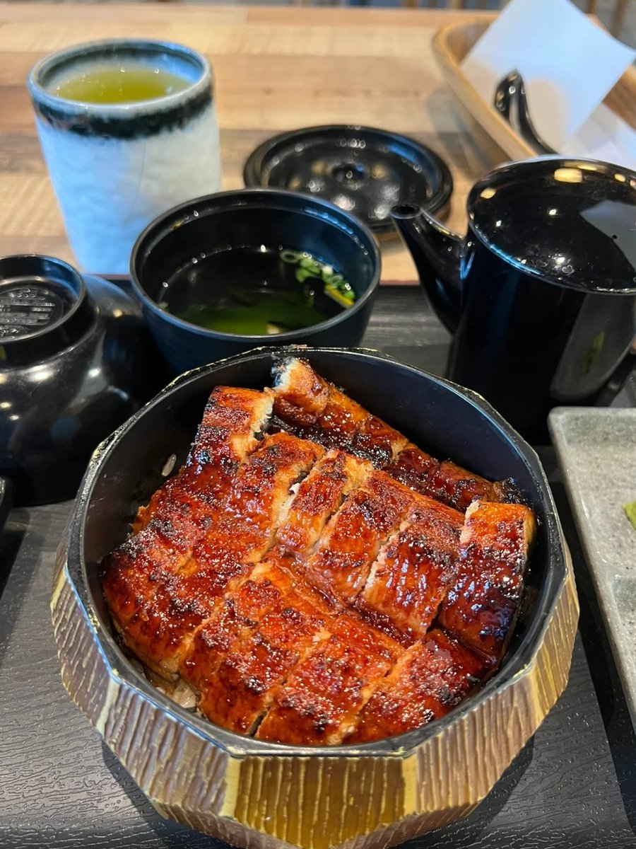 christymongdong's tweet photo. Like to eat all kinds of fish, especially eels☺ https://t.co/G9ZiT709hT