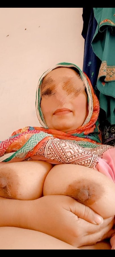 shakeel_ar24258's tweet photo. Aunty k boobs

Jisko apne ghr ki aurton k bare me bat krni Hai dm kro https://t.co/Ev6fko4sYw