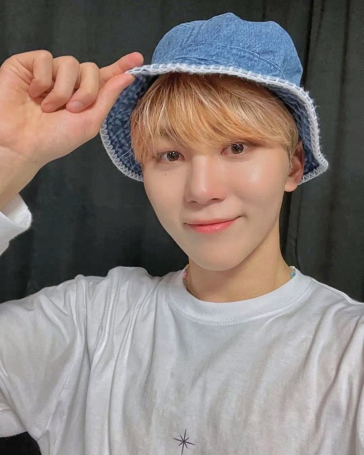 hourly seungkwan tweet media