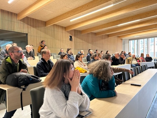 INRAE_NA_BDX's tweet photo. Des rencontres avec les agents @INRAE_NA_BDX pour la nouvelle année #2024 🥳
Une occasion de célébrer la science, d'échanger sur des 👩‍🔬👨‍🔬projets de #recherche ambitieux et de partager un moment #convivial🙏
📍Pierroton
📍Gazinet-Cestas
📍Saint-Pée-sur-Nivelle
📍Villenave d'Ornon https://t.co/BflwuuaOCK
