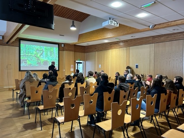 INRAE_NA_BDX's tweet photo. Des rencontres avec les agents @INRAE_NA_BDX pour la nouvelle année #2024 🥳
Une occasion de célébrer la science, d'échanger sur des 👩‍🔬👨‍🔬projets de #recherche ambitieux et de partager un moment #convivial🙏
📍Pierroton
📍Gazinet-Cestas
📍Saint-Pée-sur-Nivelle
📍Villenave d'Ornon https://t.co/BflwuuaOCK