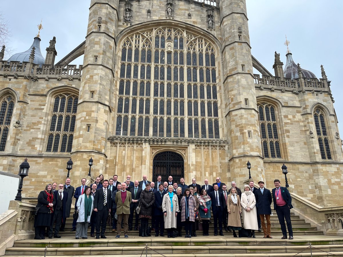 StGeorgesHouse's tweet photo. Last week we welcomed St George's School for their Breakfast round table discussion - the direction of travel for Prep Schools. Here we see the group on the West Steps. #stgeorgeshouse https://t.co/tOWa0PqGJk
