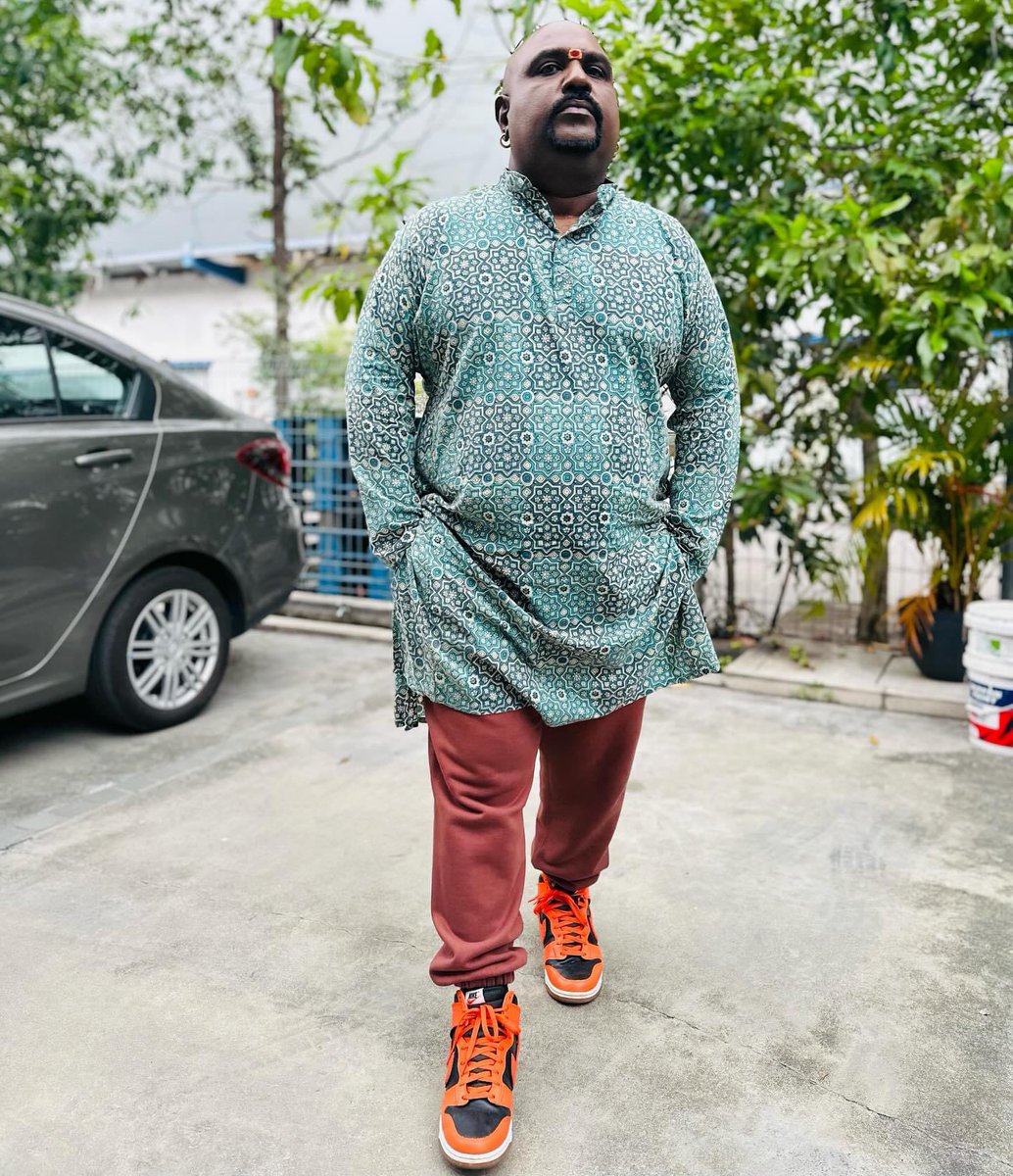 BeziqueStreams's tweet photo. Ponggal Vaazhthukkal ☀️ 
இனிய பொங்கல் வாழ்த்துக்கள் 
May all your lives overflow in abundance 🙏🏽🌾

#yogib #yogibsongs #beziquestreams #tamilrap #indianrap #rapper #malaysiansinger #malaysianhiphop #hiphop #hiphopmusic https://t.co/4u60YRoJBd
