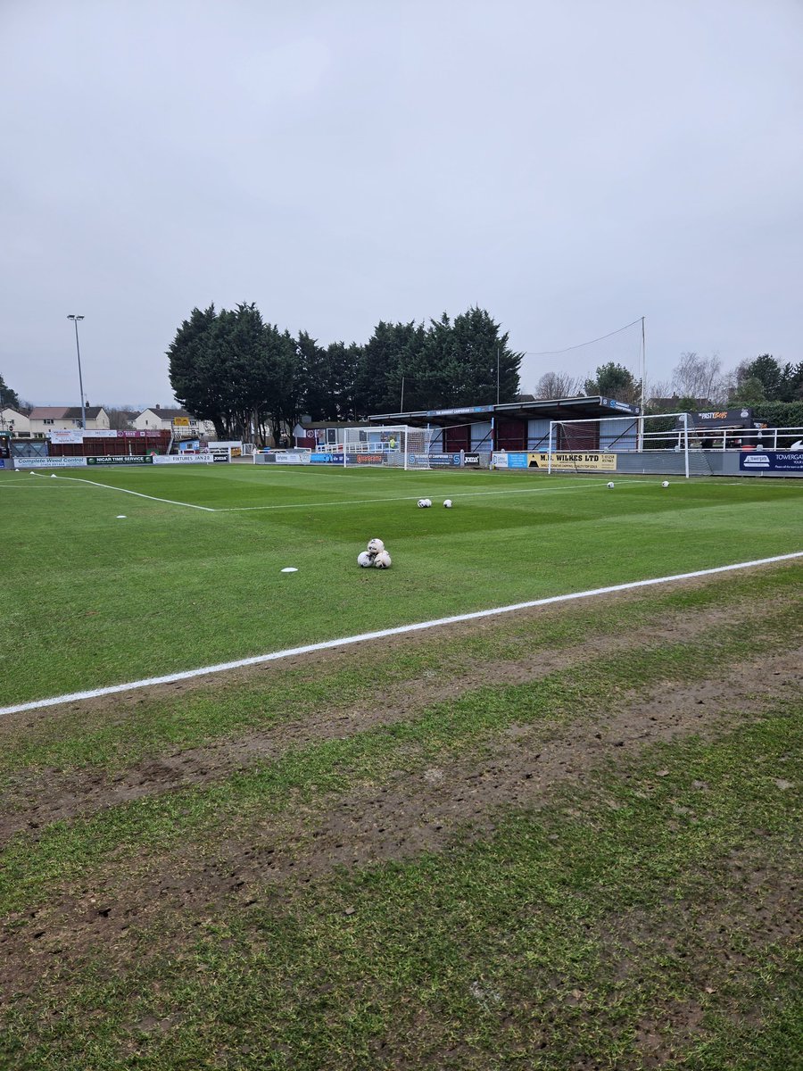 TauntonTownFC's tweet photo. 𝗔𝗽𝗽𝗲𝗮𝗹 𝗳𝗿𝗼𝗺 𝘁𝗵𝗲 𝗚𝗿𝗼𝘂𝗻𝗱𝘀𝘁𝗮𝗳𝗳 ‼️

Does anyone have a low level trailer that the club can borrow today to transport a tractor to the ground?

Please contact our Groundsman Rob Hake at +447792623131

#UpThePeacocks 🦚 https://t.co/EPqq13O2dx