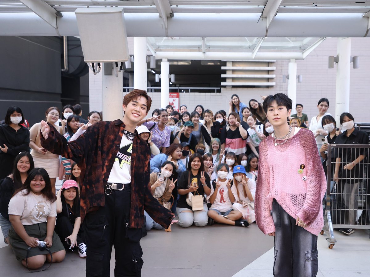 #THIOTUTOR at Siam Paragon X Praew Cool Kids Camp 2024  ขอบคุณทางงาน น้อง ๆ และแฟนทุกคนด้วยนะครับ 🙏

#PraewCoolKidsCamp2024 #SiamParagon #Praewmag