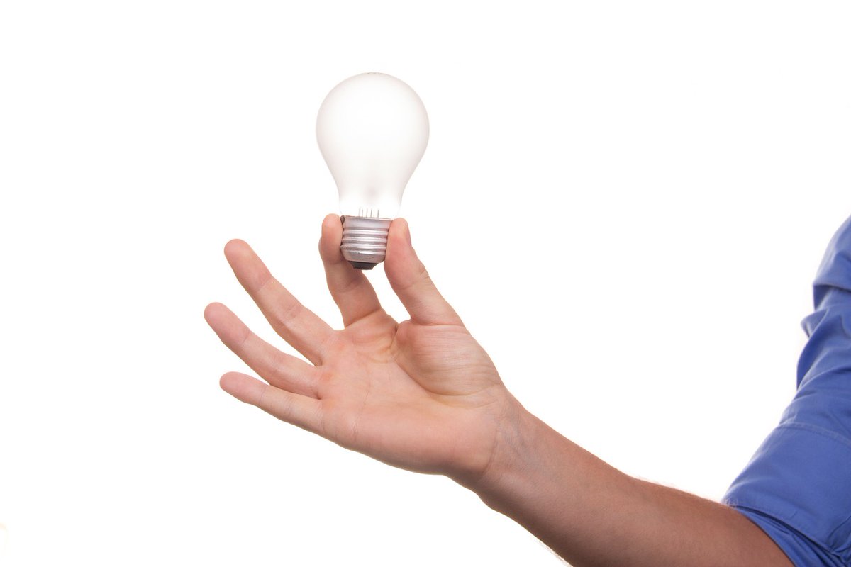 AccoladeNL's tweet photo. 💡Huishoudens met een laag inkomen kunnen weer energietoeslag aanvragen bij hun gemeente. Op onze pagina https://t.co/wvzoC36ZGR staat een overzicht van de gemeentes waar we huurwoningen hebben. Met een link naar de pagina van de gemeente. #energietoeslag #besparen #toeslag https://t.co/j8Xbj9Agxn
