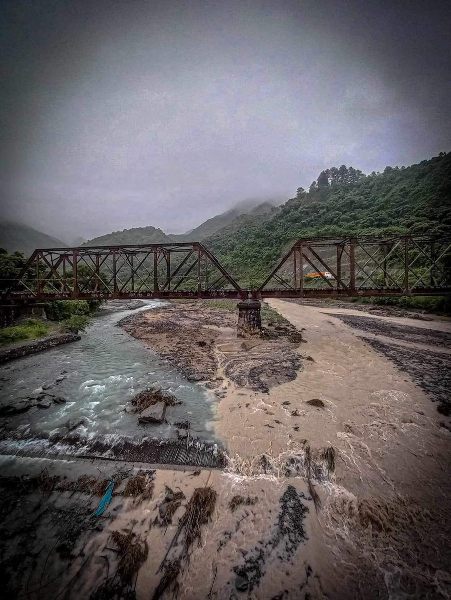 FMSOLSALTA's tweet photo. Postales de Salta: Te mostramos está bella postal de la  confluencia mágica del Río Blanco  y el Río Toro  en Campo Quijano, tu lugar se convierte en un espectáculo visual, donde la pureza y energía de ambos ríos se entrelazan. 

Ph: Iris Rocio Mamani

#Postales #Salta https://t.co/3KdKwsvCMy