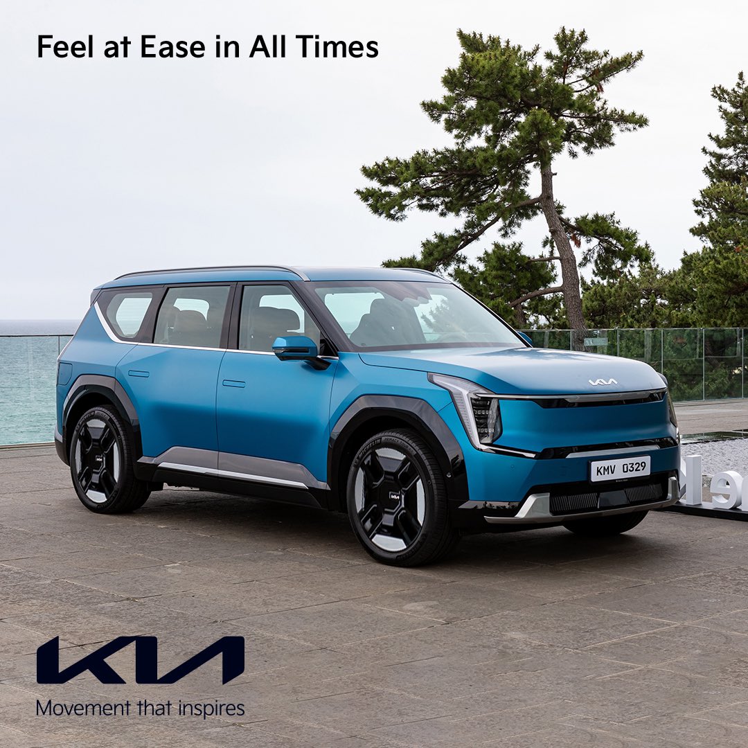 KiaJourney2025's tweet photo. Kia EV9 GT-line menawarkan kenyamanan untuk Kia Holics dan keluarga saat berkendara dengan beragam fitur yang futuristik ⚡
Kapan mau merasakan kenyamanannya, Kia Holics?
Kia Indomobil
#KiaMovingWithYou #KiaisBack #KiaAwesome #KiaIndonesia #LifeWithKia #Kia #KiaIndomobil https://t.co/A0RnynMLIR