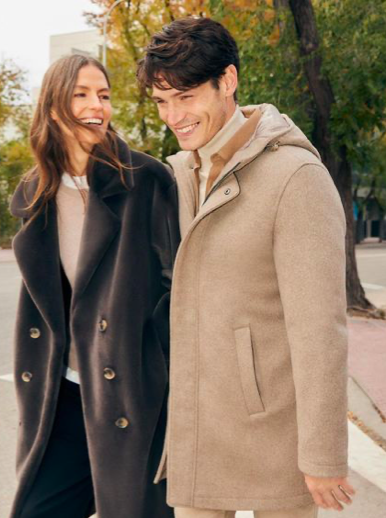 Un paseo por la ciudad entre risas y confidencias con dos de nuestros abrigos best sellers de la temporada. ¿Te gusta tanto como a nosotros? 🧥🤎

#Cortefiel