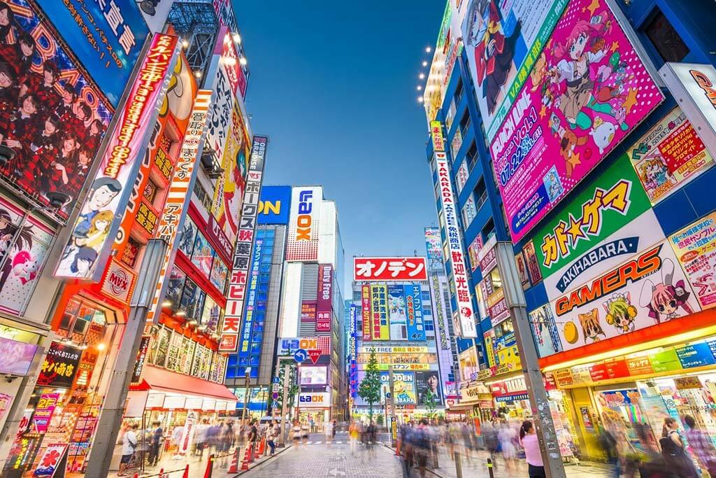 🇯🇵✨ Have you explored the tech wonderland at Tokyo's largest electronics market? 💻📱 Share your experiences and favorite finds! #TokyoTech #ElectronicsMarket #TechAdventures