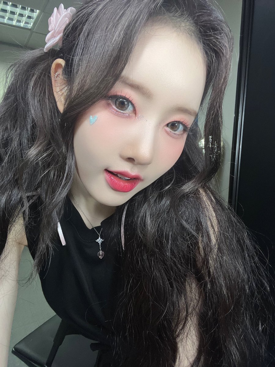 🐩💬
늘 옆에 있을게🖤고마워요 타이페이💙

#STAYC #스테이씨 #Sieun #시은