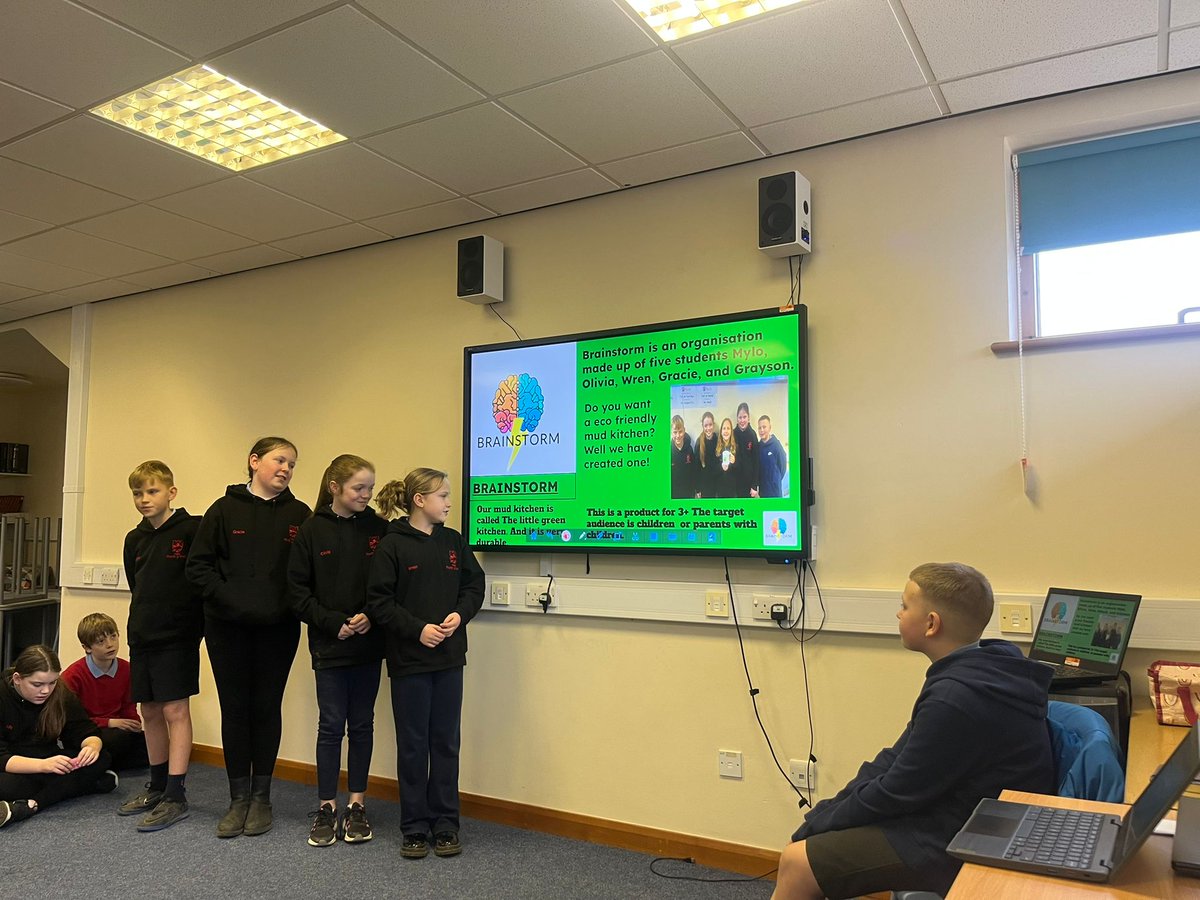 Blwyddyn 6 wedi cael wythnos arbennig fel rhan o her mentergarwch 'Miwtini Bach' M-SParc. The children enjoyed working in teams and becoming entrepreneurs by designing products with a focus on recycling. The winning team will visit M-SParc for the final in February <a href="/M_SParc/">M-SParc</a>