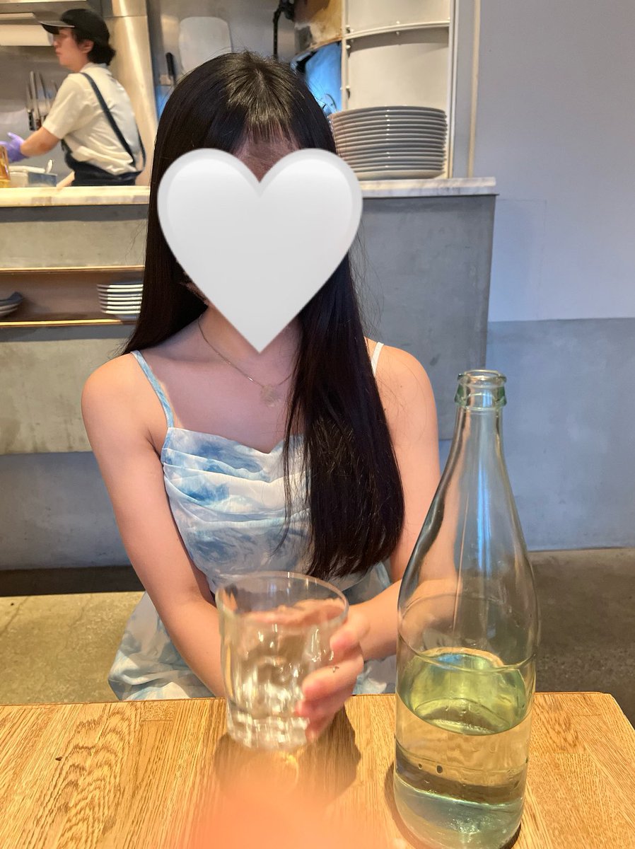 gxb_iu's tweet photo. 🏥レアート整形外科
二の腕脂肪吸引11ヶ月目レポ
👨‍⚕️執刀医:ムン院長　
1.2枚目現在　
3.4枚目過去

二の腕むちむち僧帽筋も発達していて本当にガンダムでした....(僧帽筋は今も)
the骨ストで首短✖️上半身の厚みがすごいため二の腕スッキリしただけで本当に🥲💕
やって良かった手術ダントツ1位です🤝🏻 https://t.co/2QUvpYSe4v