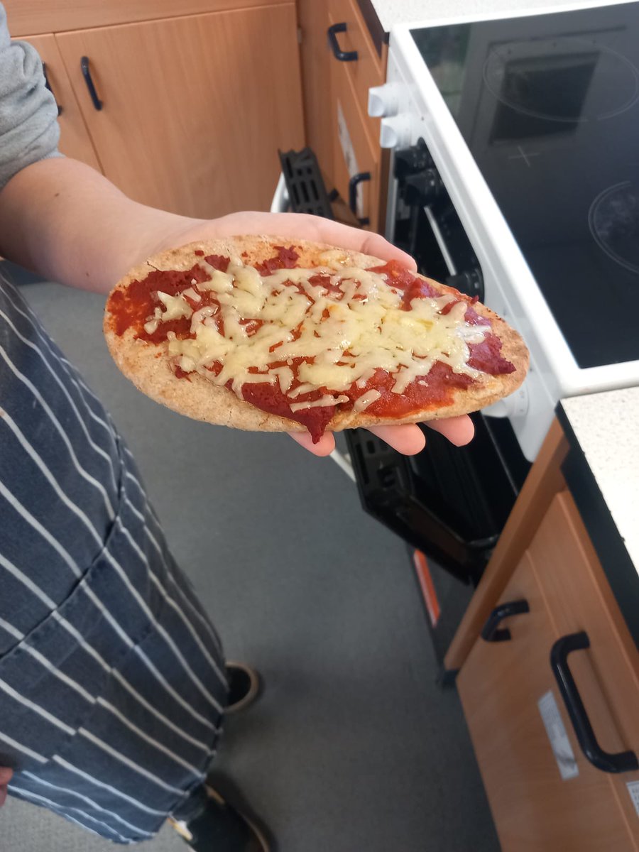 What a fantastic session we had today with our Pathfinder Plus P7s <a href="/knoxacademy/">Knox Academy</a> making yummy pitta bread pizzas! 🍕🥰