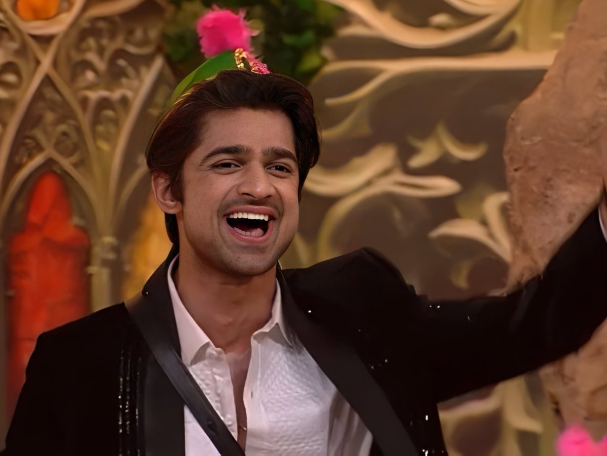 BiggBossWale19's tweet photo. !! Final Battle !!

Let's End The Debate
Who's going to lift the 🏆

Like for #MunawarFaruqui 
Rt for #AbhishekKumar

#BiggBoss17 #BB17 
RT                                          LIKE https://t.co/mnfPr8pwRM