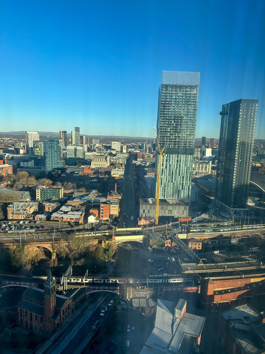 Love the winter sun beaming into the office ☀️ @wework 

Definitely lifts mood and boosts creativity 🎨 

And the boss can chill, catch the rays while we web dev 😭 🐩 

#wework #webflow #webdevelopment #dogsofwework #manchesterbusiness