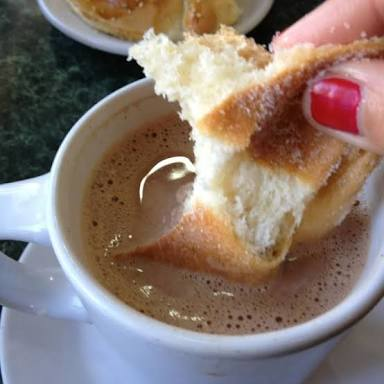 Los millennials han "descubierto" algo q revolucionará la forma de desayunar
Hasta le pusieron nombre chic: "Breading"
Dicen: es la "nueva moda", mojar pan o galletitas en el cafe con leche
Estamos ante una generación de idiotas q creen q el mundo empezó cuando ellos nacieron
