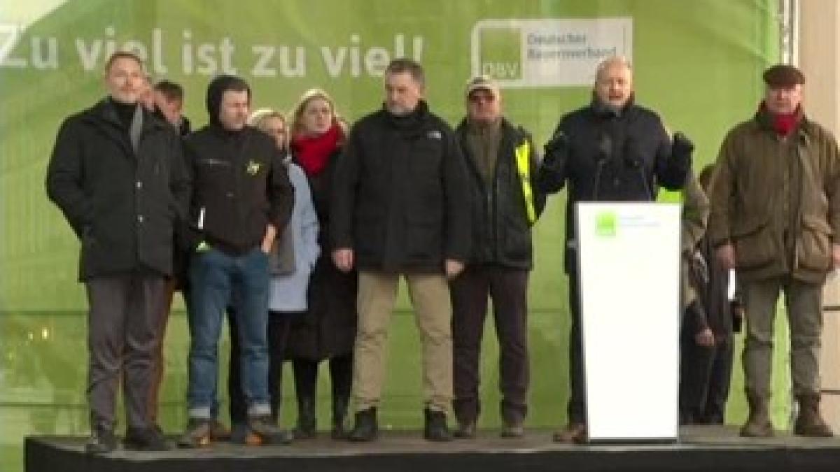 welt's tweet photo. Protest-Kundgebung am Brandenburger Tor – Lindner vor Rede ausgebuht https://t.co/eGCDTkt3s8 https://t.co/mcjlmqhulm