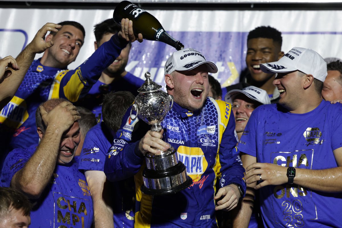 naparacinguk's tweet photo. π΅π‘ HAPPY BIRTHDAY CHAMP!!! πΎ @ASuttonRacing
#NAPARacingUK #BTCC #AshSutton #Champion #Champ https://t.co/Oq8sNoXZFO