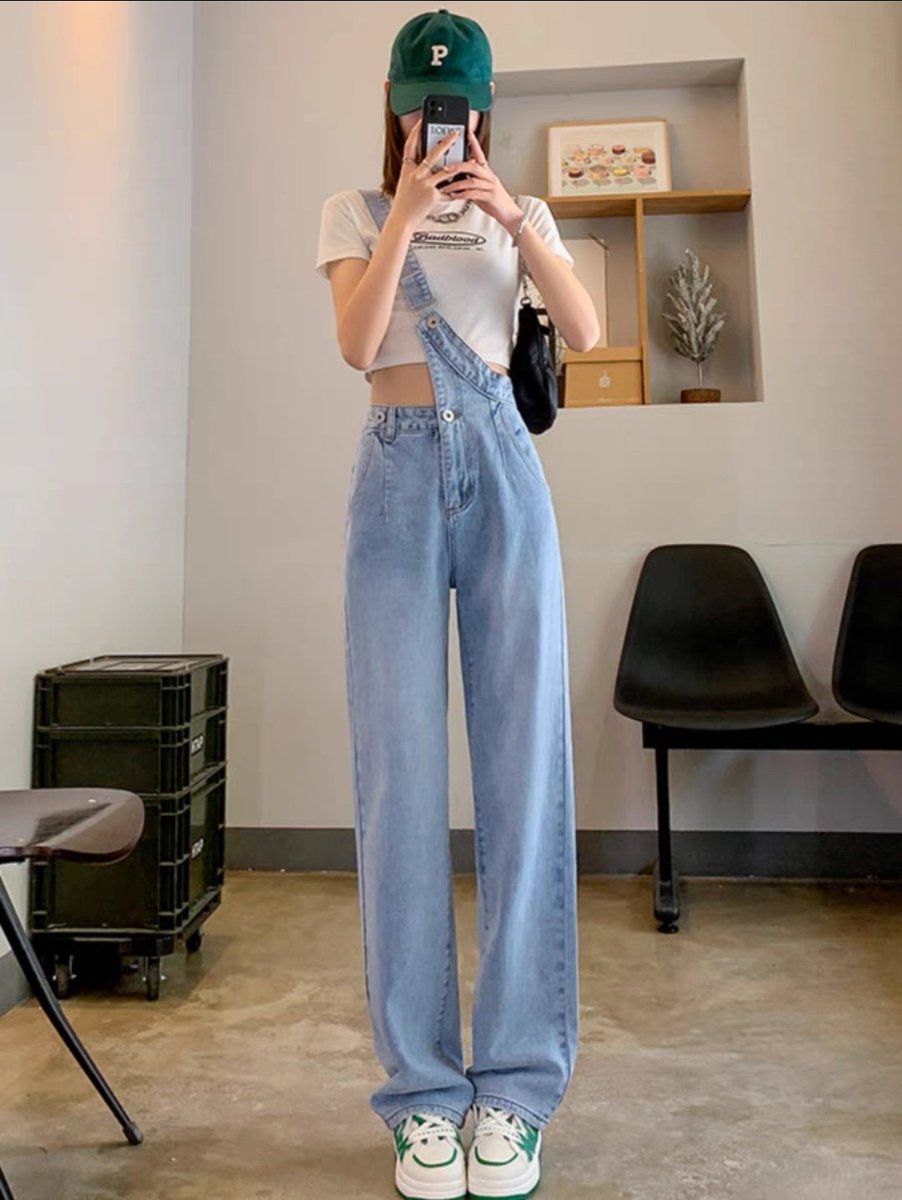mooncomb09shop's tweet photo. 💙 원숄더 데님 멜빵 💙

봄여름날 청량하고 캐주얼한 느낌 가득한 데일리 템이 필요할 때! 요 유니크한 크로스 멜빵 팬츠를 추천드려요 😘

수요조사 참여 = RT+❤ https://t.co/Zu3dkqhHKj