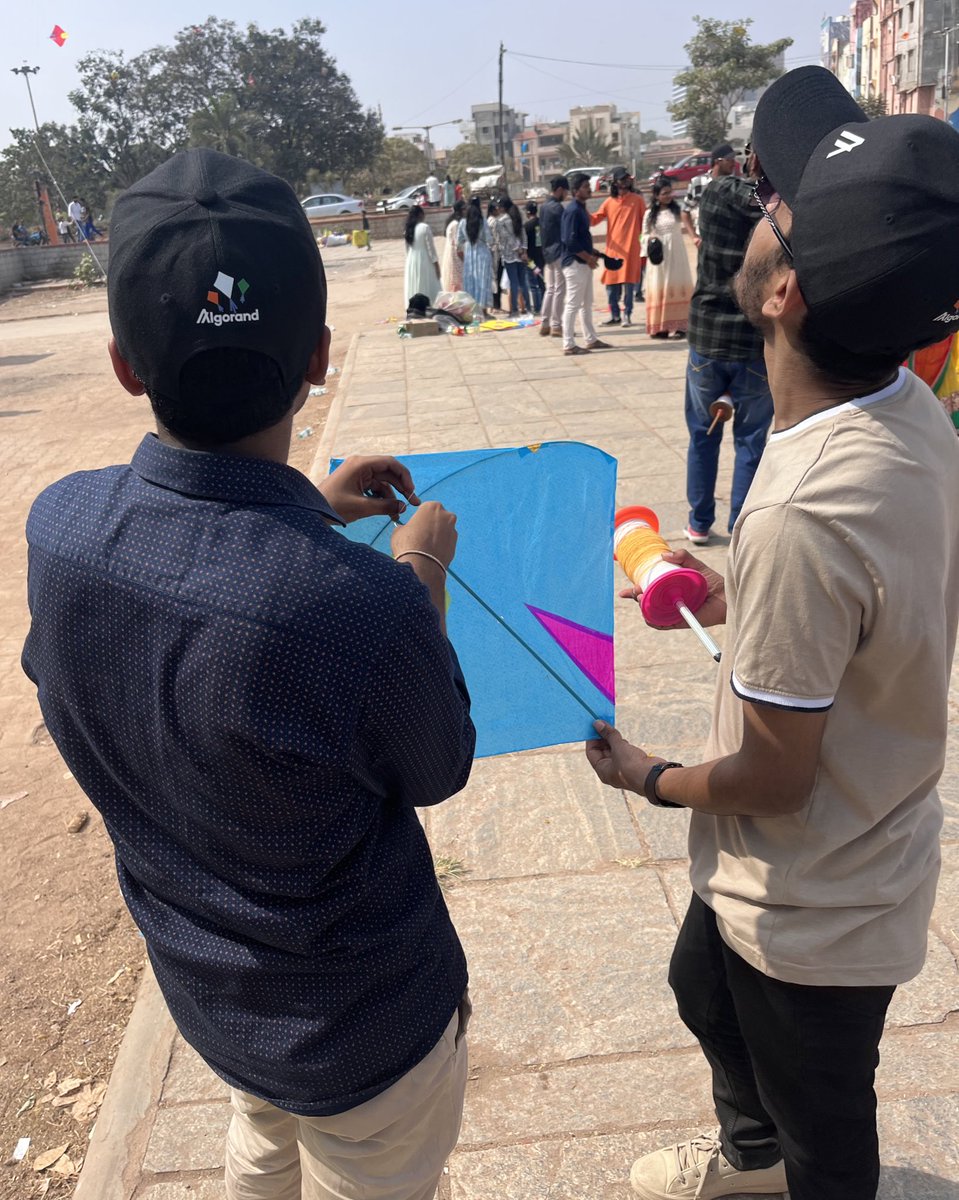 Algo_Bharat's tweet photo. What a day in #Hyderabad with the amazing student devs from our @AlgorandClubs. Great to see their excitement about AlgoKit 2.0, Python, our @nasscomfs training partnership, @THubHyd Startup Labs partnership, etc, etc. All while flying kites. We’ve got big plans for 2024. @AlgoFoundation #AlgorandFlyingHigh