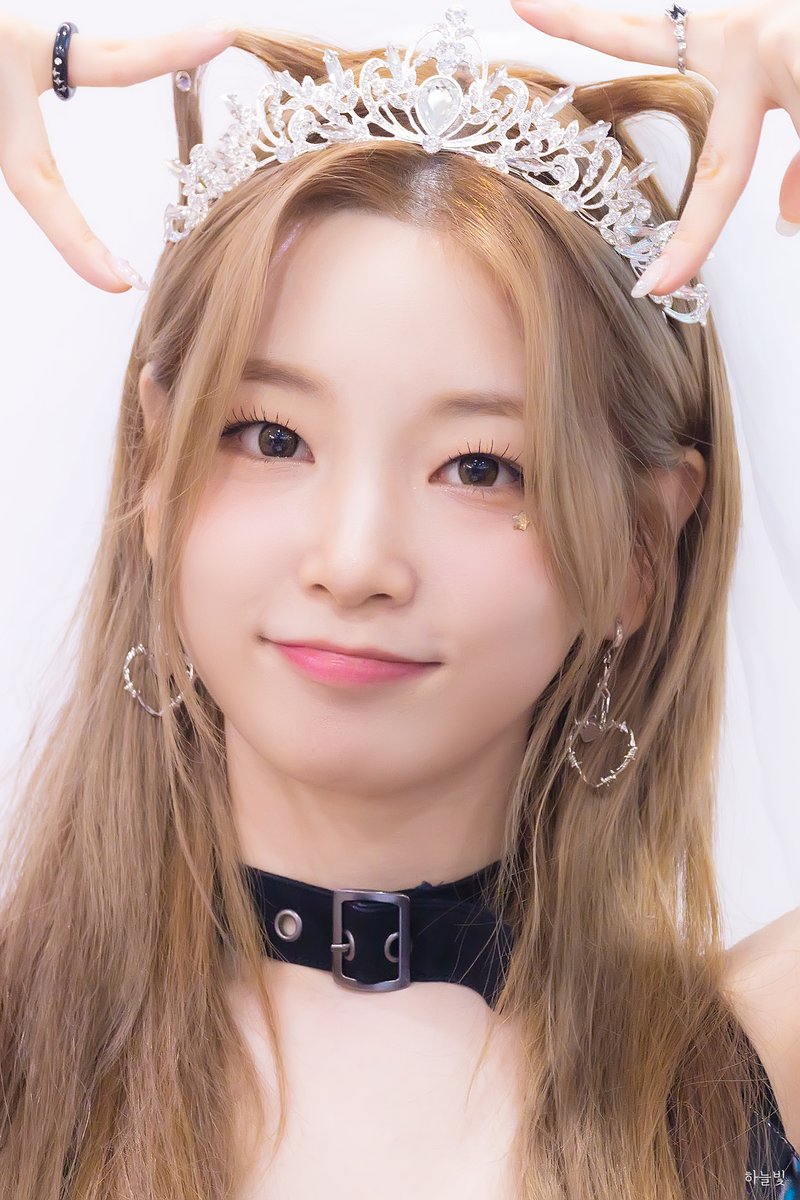 Oneul_sky's tweet photo. 230910 연희   

연냥이 3종 세트 🐱

#로켓펀치 #연희 #RocketPunch #Yeonhee #ヨンヒ #莲熙 #BOOM #RCPC #RCPC_BOOM https://t.co/sSAIi7iTWH