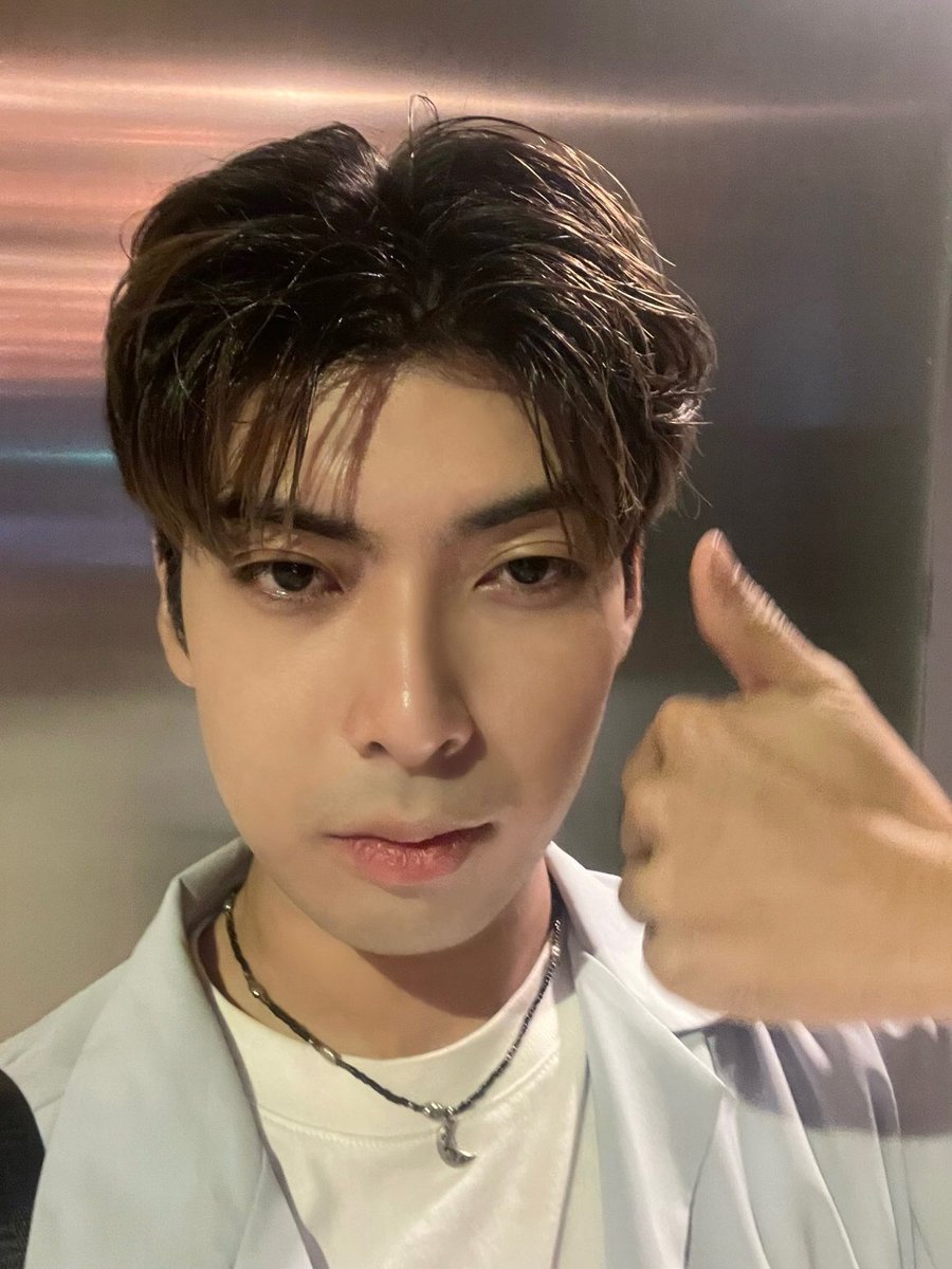 ishisprout's tweet photo. i think i 👍🏻 you,
don't know what to do~

ISHcribbling Dreams
#ISHelcaDay #Ishiworms14thWiggle https://t.co/jXs2Bh3ME9