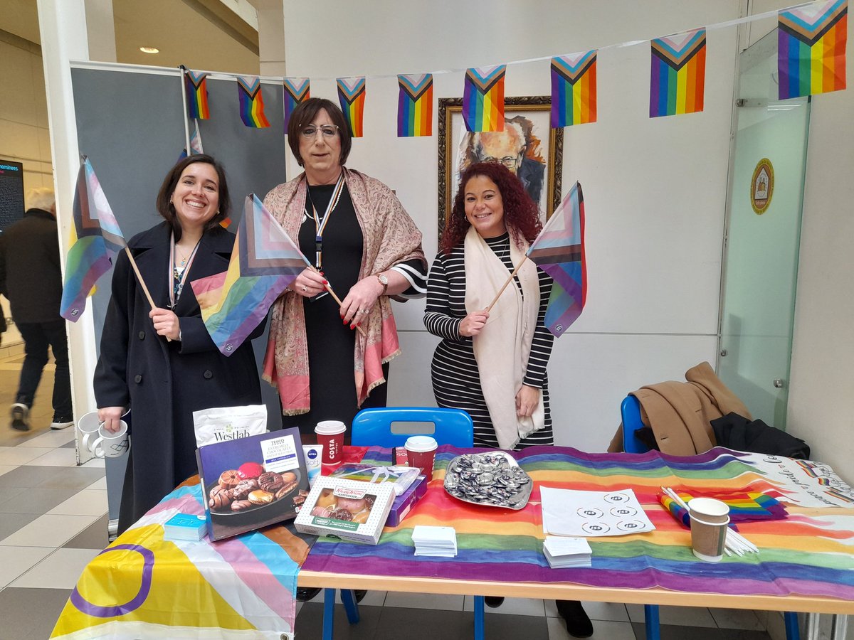 Gemma Brown (@gemwellbeing) on Twitter photo Wellfest is open ! Come say hi and have a cup of tea with us ! #wellbeing <a href="/ChelwestFT/">Chelsea and Westminster Hospital</a> <a href="/WestMidHospital/">West Middlesex University Hospital</a> <a href="/ISS__UK/">ISS UK</a> get your flu or covid jab with us to! π here at Chelsea till 2pm π Wellfest is open ! Come say hi and have a cup of tea with us ! #wellbeing <a href="/ChelwestFT/">Chelsea and Westminster Hospital</a> <a href="/WestMidHospital/">West Middlesex University Hospital</a> <a href="/ISS__UK/">ISS UK</a> get your flu or covid jab with us to! π here at Chelsea till 2pm π