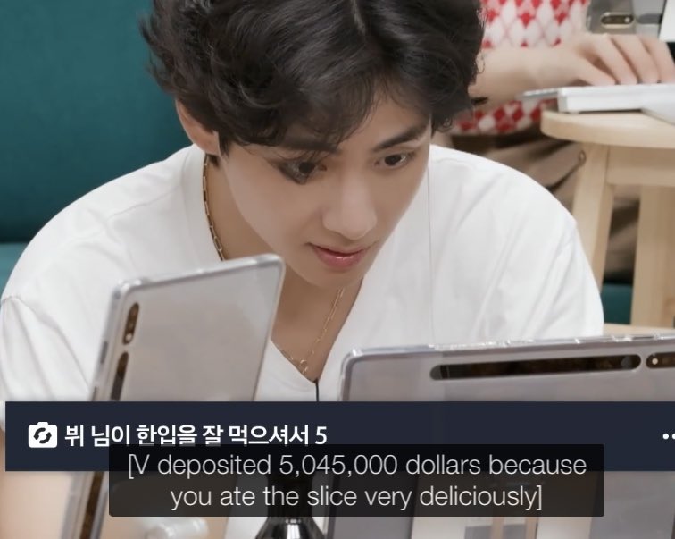 vmxn__'s tweet photo. the fact that he looked so adorable while doing his little mukbang show that taehyung immediately 'donated' 5.045 million dollars 😭 https://t.co/ISNjqk0wrM