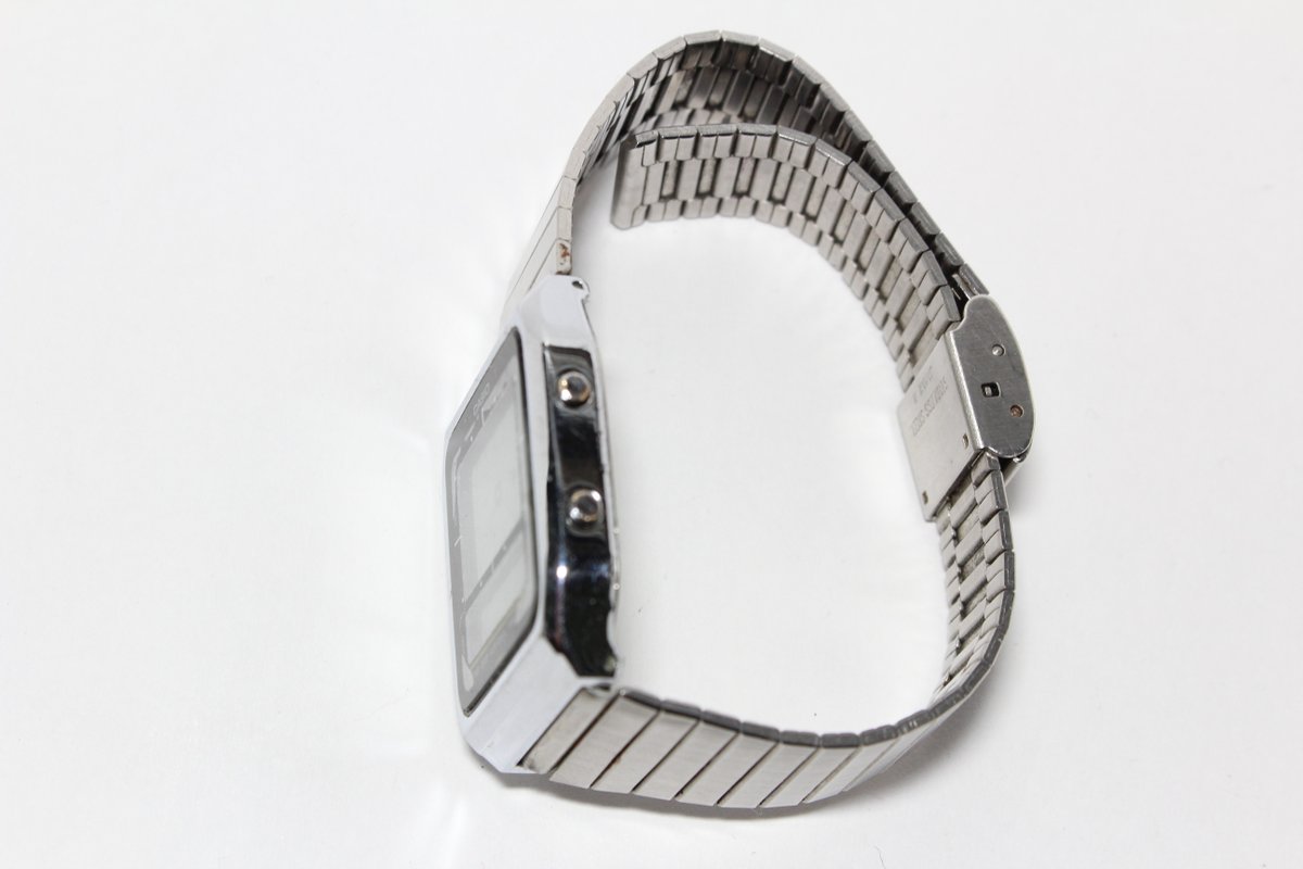 GshockTkhs's tweet photo. Do not hesitate to offer any price. CASIO vintage AE-70 Digital analog https://t.co/D0wnWVS1Gp #classiccasio #oldwatch #vintagecasio https://t.co/Vi7511ZkgB