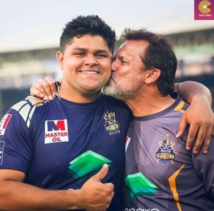 IlyasHaniy74282's tweet photo. #Azamkham has now played T20Is in his career.He has scored total of 19 runs in all innings combined.A total of 2 fours.The highest score being 10.
A batting average of 3.80.Not the best wicket keeper but still preferred over Rizwan. https://t.co/cr9zXveDlT